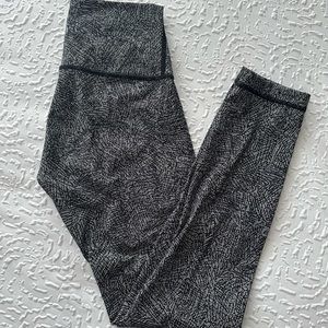 Lululemon 3/4 leggings in great condition